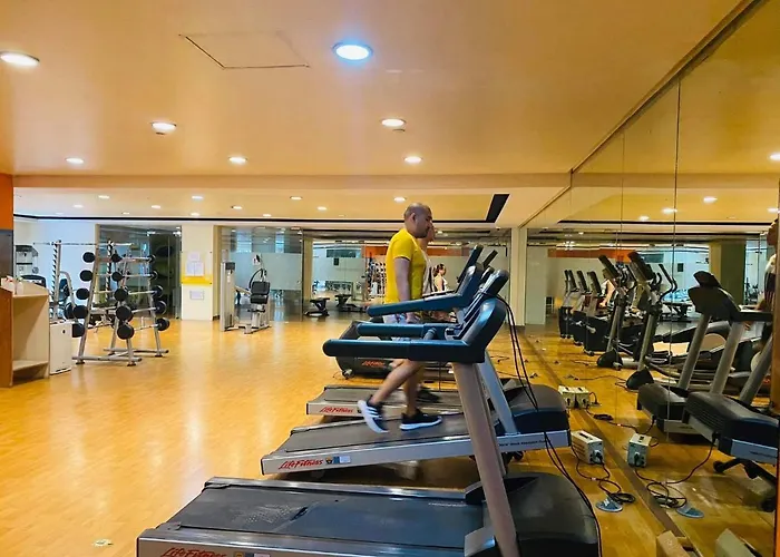 Morgan Bgc Shortwalk3 Venice Mall Free Pool Gym Manila
