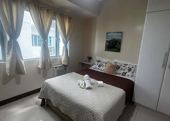 Morgan Bgc Shortwalk3 Venice Mall Free Pool Gym Apartment Manila
